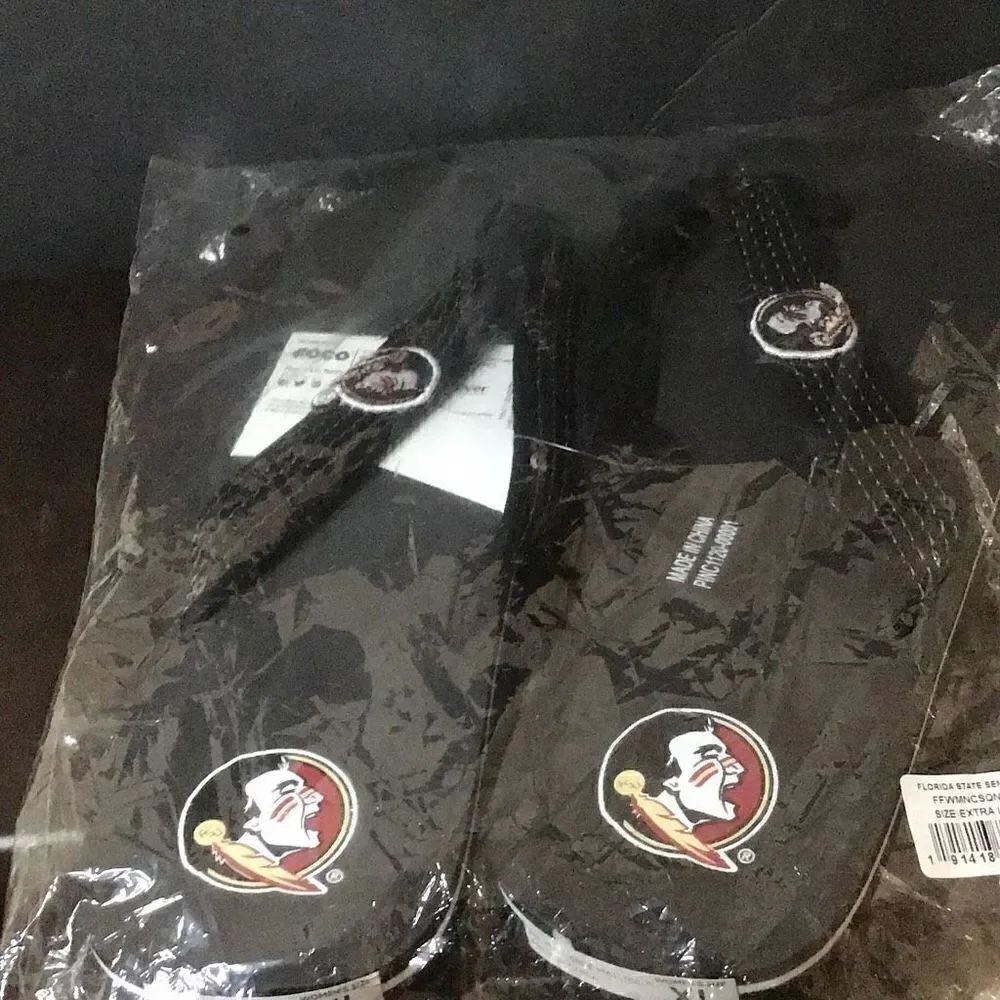Flip-flops by Foco  Florida Seminole yeah Ladies size XL ￼
